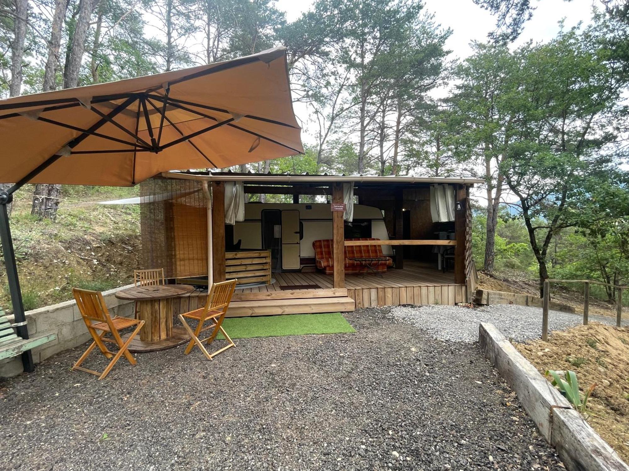 Caravanes De Provence Aiglun  Dış mekan fotoğraf